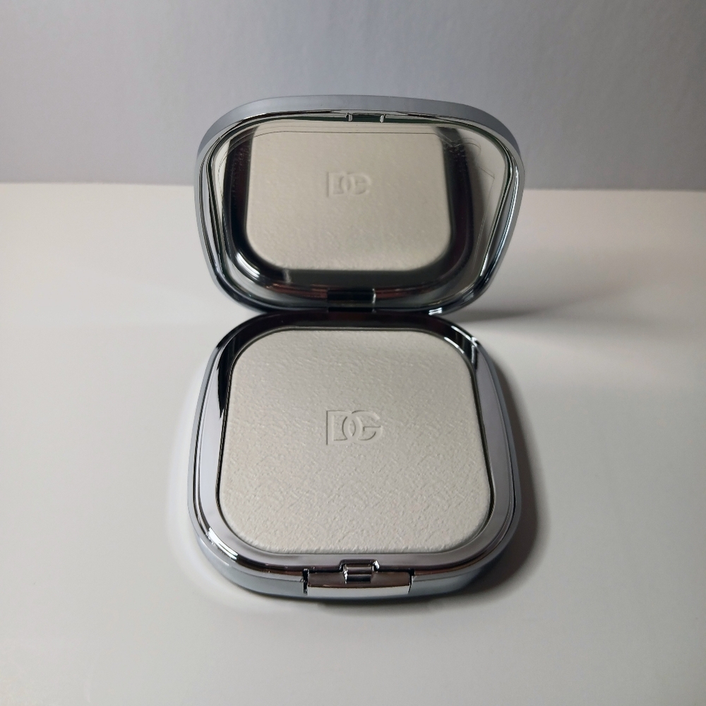 Dolce & Gabbana Solar Glow Bare Skin Beautifier Compact 6.5 G | 0.23 OZ - Picture 3 of 7